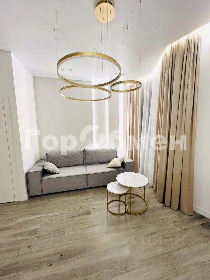m. ZIL: Apartment, 2-rooms