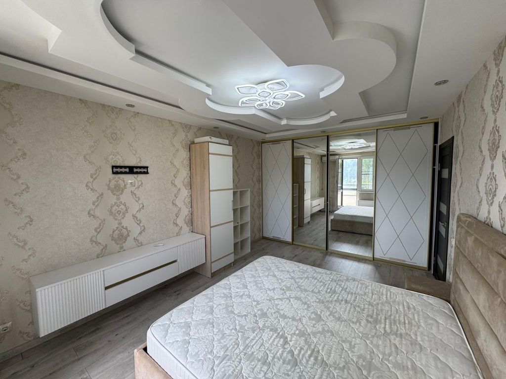 m. Bulvar Dmitriya Donskogo: Apartment, 2-rooms