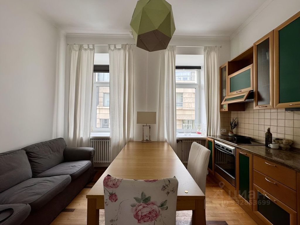 m. Barrikadnaya: Apartment, 3-rooms