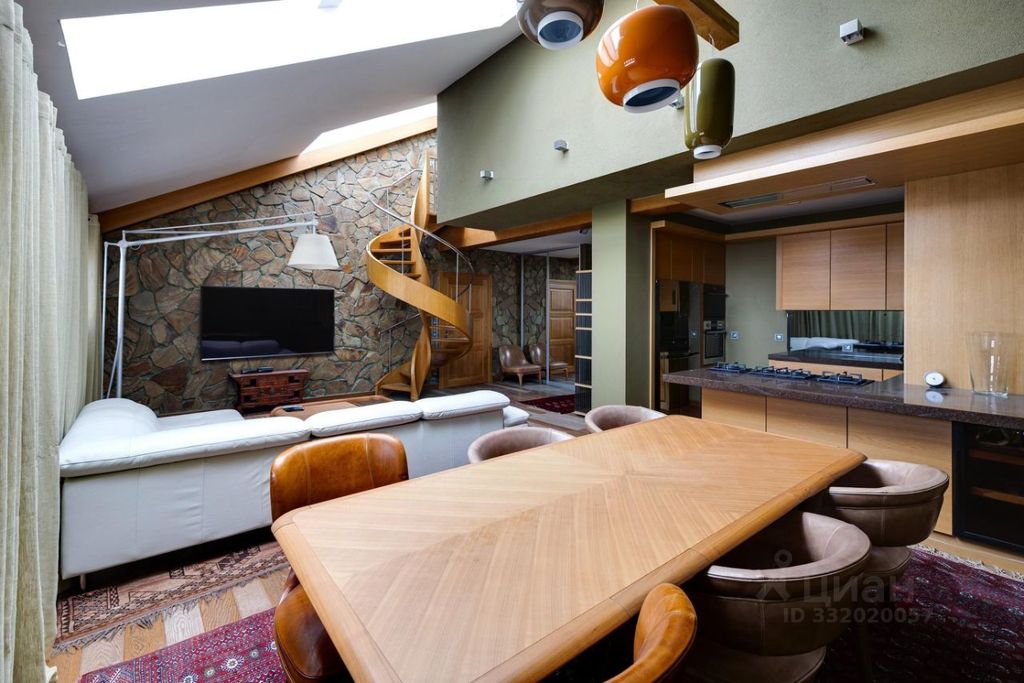 m. Barrikadnaya: Apartment, 3-rooms