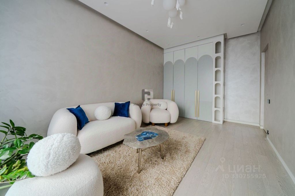 m. ZIL: Apartment, 2-rooms