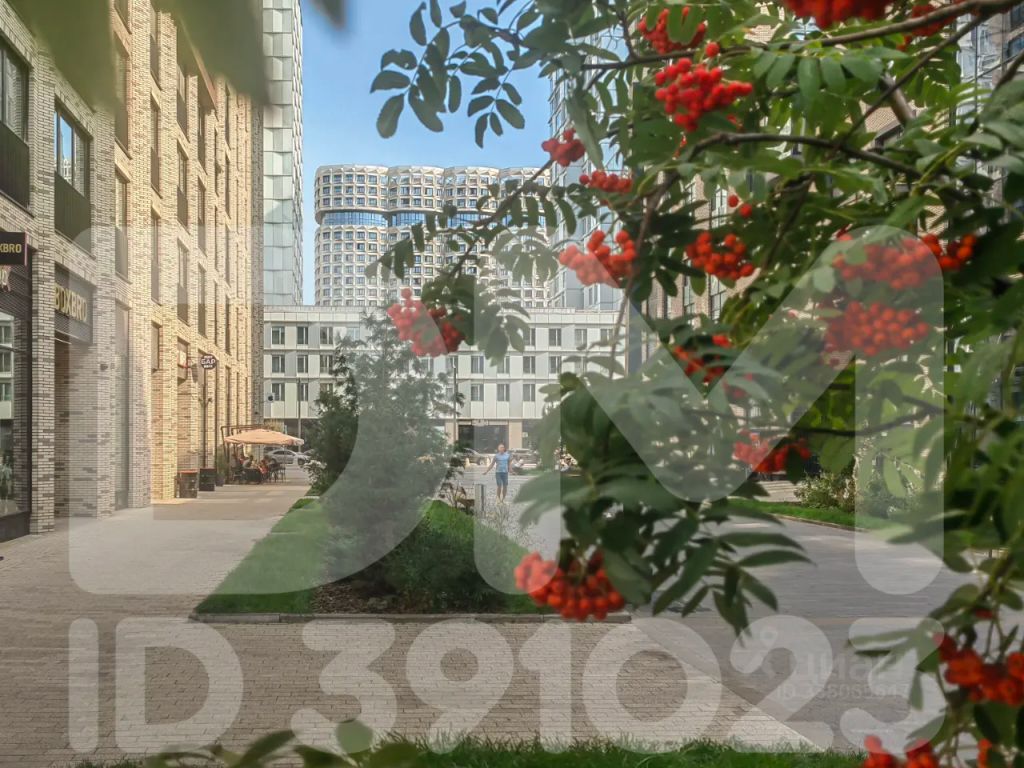 m. ZIL: Apartment, 2-rooms