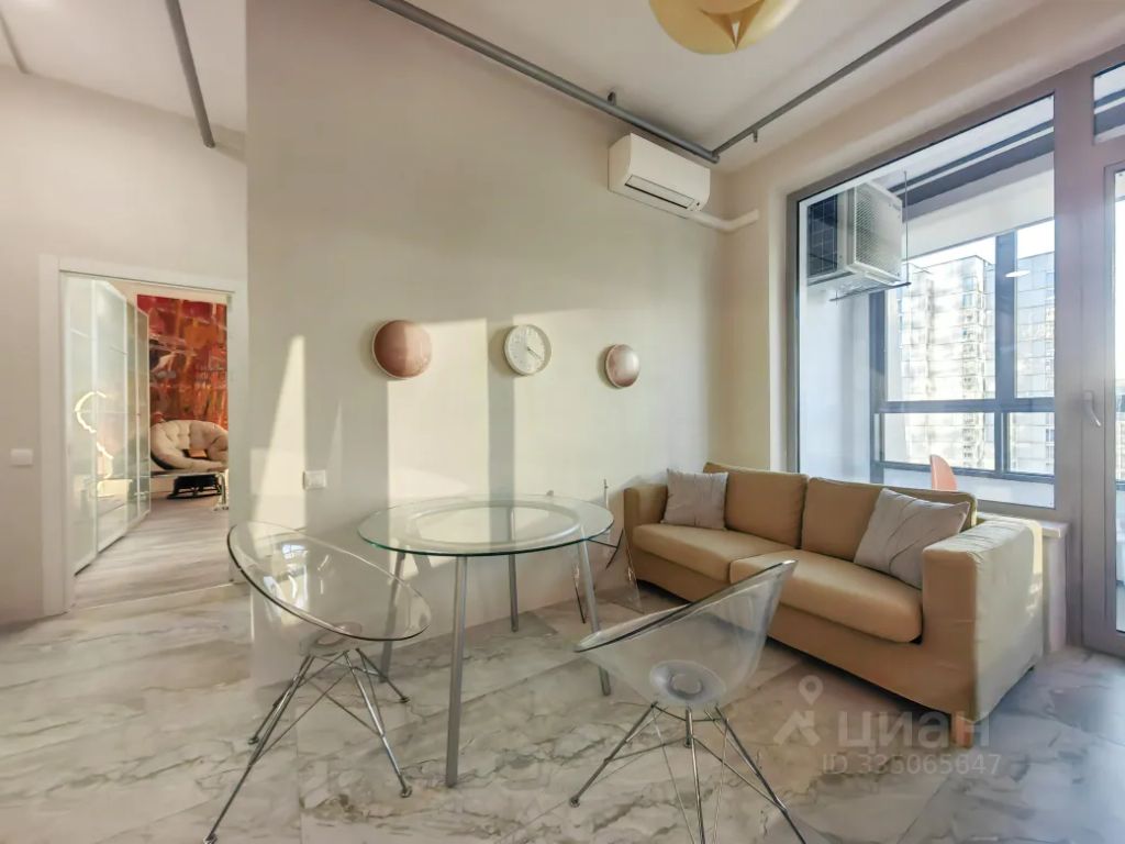 m. ZIL: Apartment, 2-rooms