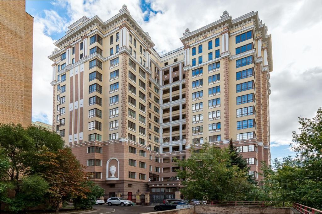 m. Smolenskaya: Apartment, 3-rooms
