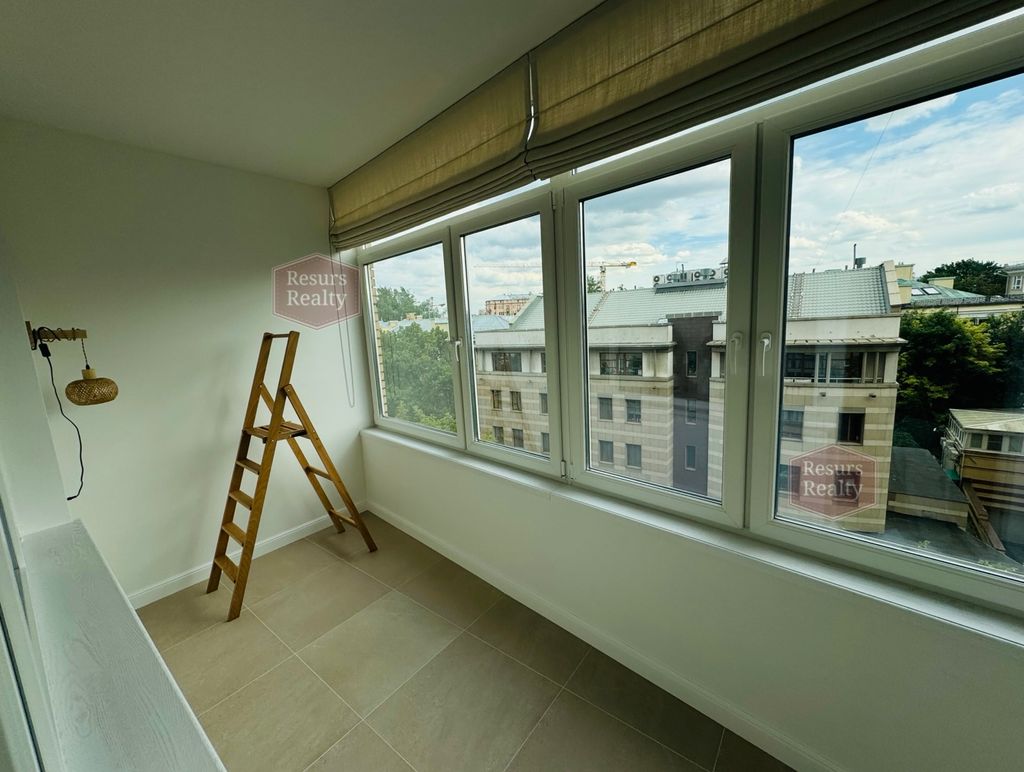 m. Kropotkinskaya: Apartment, 4-rooms