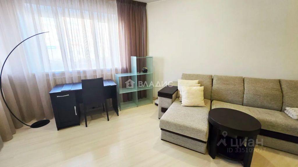 m. Ilyinskaya: Apartment, 3-rooms