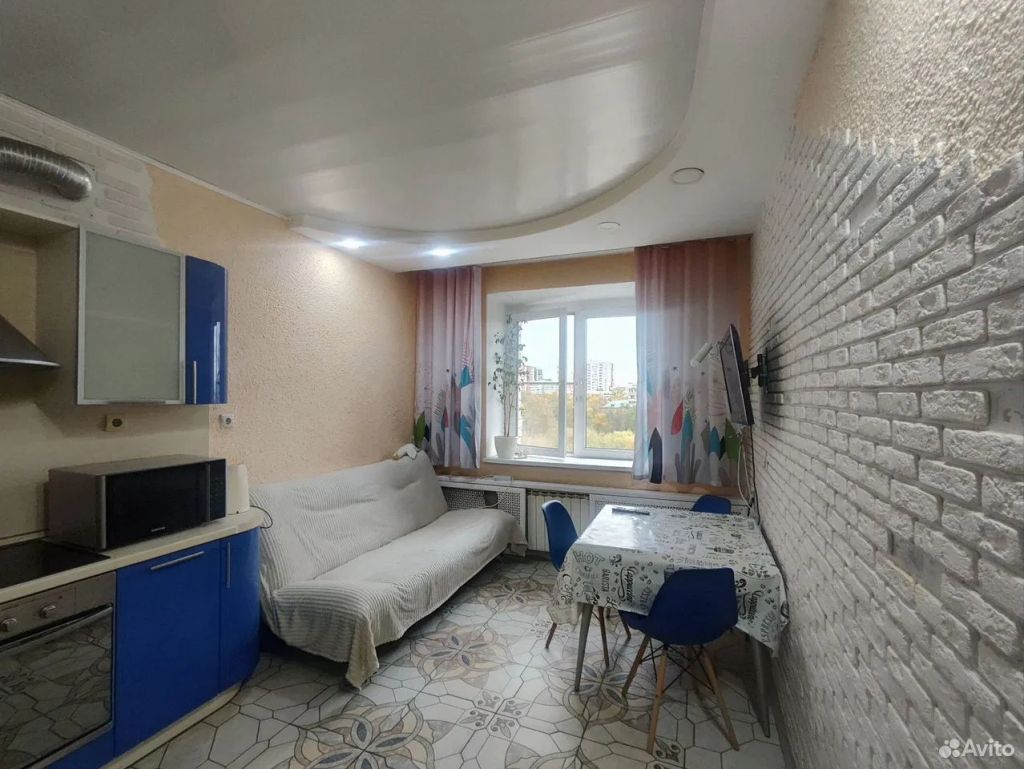 m. Lukhmanovskaya: Apartment, 2-rooms