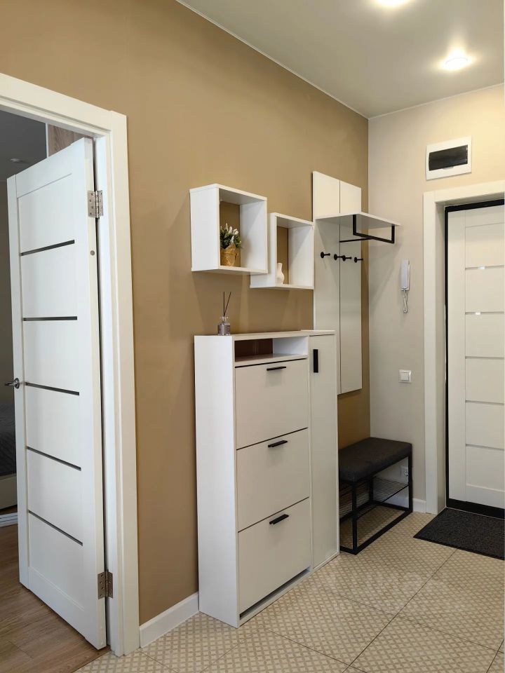 m. Lukhmanovskaya: Apartment, 1-rooms