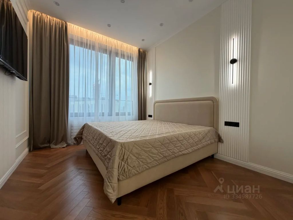 m. ZIL: Apartment, 1-rooms