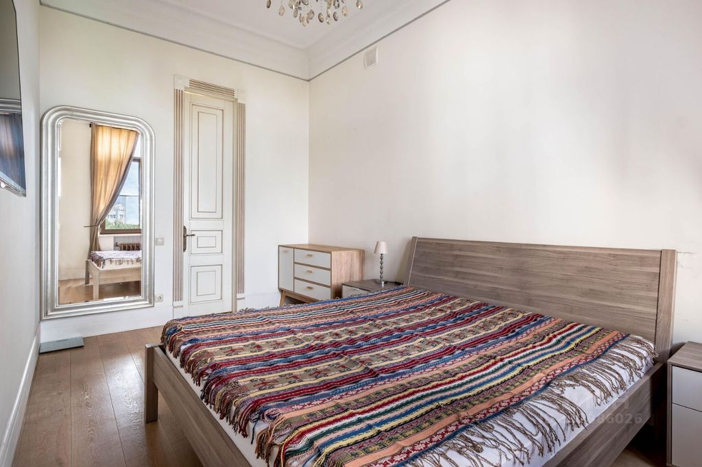 m. Kievskaya: Apartment, 2-rooms