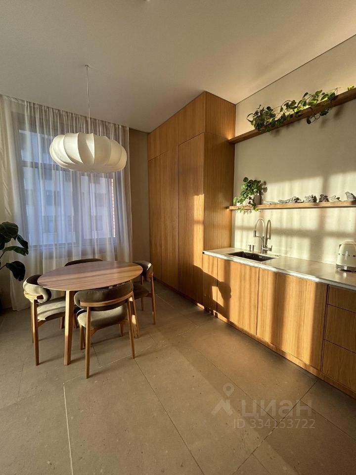 m. ZIL: Apartment, 2-rooms