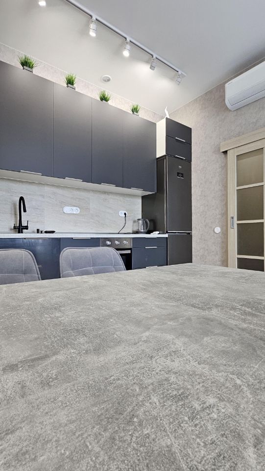 m. ZIL: Apartment, studio