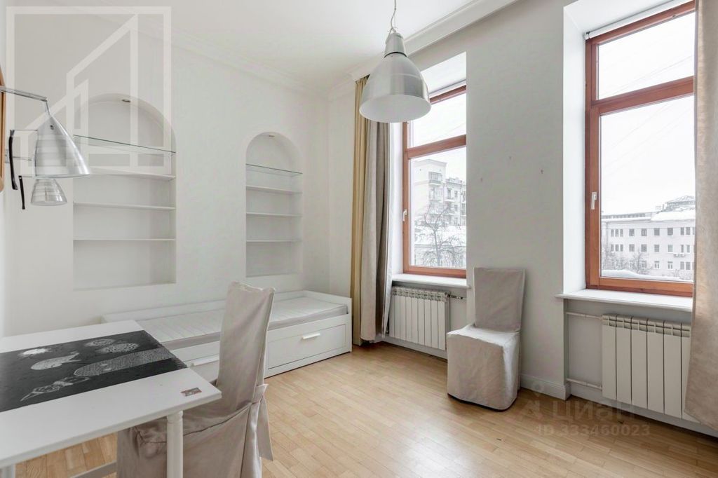 m. Mayakovskaya: Apartment, 3-rooms