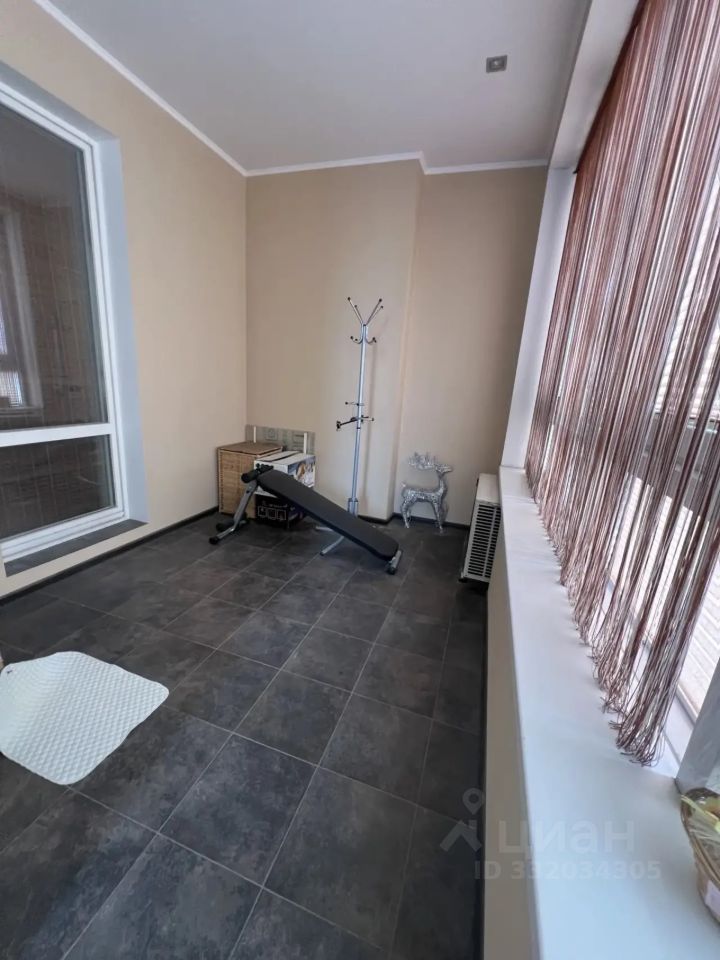 m. Molodezhnaya: Apartment, 3-rooms