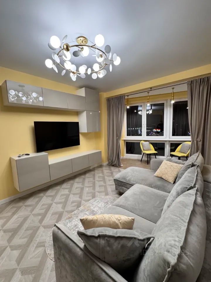 m. ZIL: Apartment, 2-rooms
