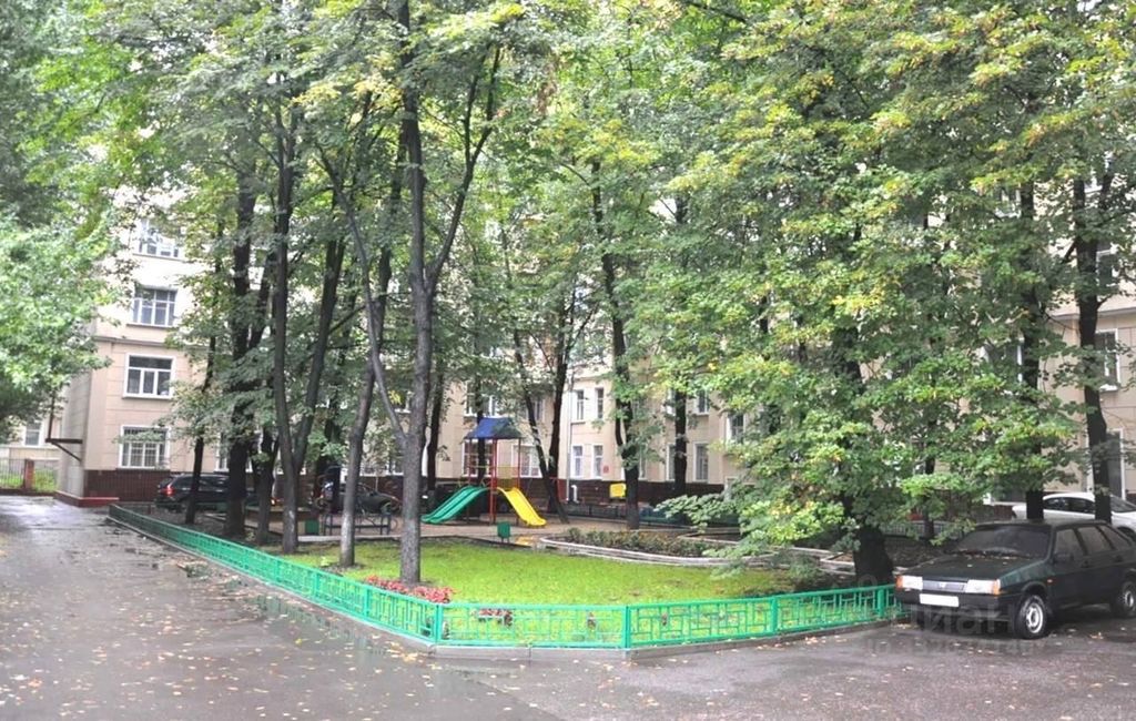 m. Kropotkinskaya: Apartment, 3-rooms