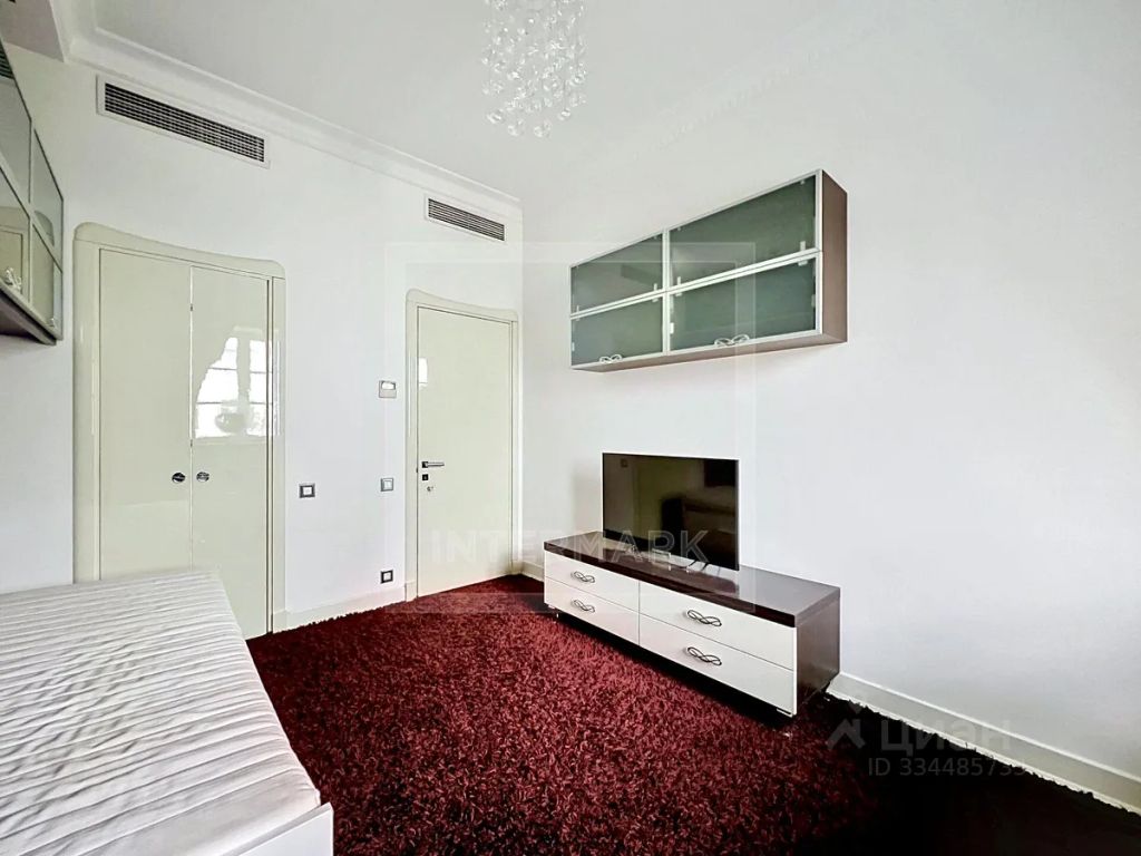 m. Kropotkinskaya: Apartment, 4-rooms
