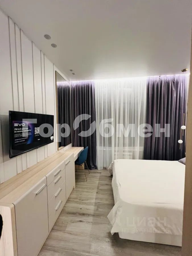 m. ZIL: Apartment, 2-rooms