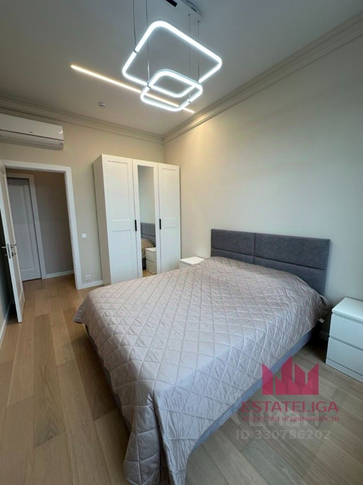 m. Aminyevskaya: Apartment, 3-rooms