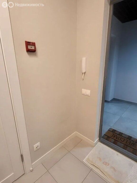 m. ZIL: Apartment, 1-rooms