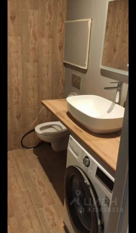 m. Lukhmanovskaya: Apartment, 2-rooms