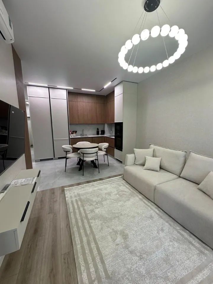 m. ZIL: Apartment, 2-rooms