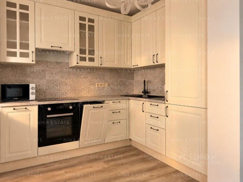 m. ZIL: Apartment, 2-rooms