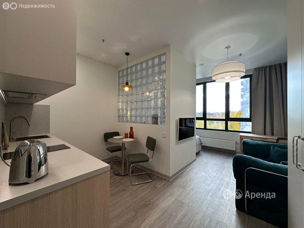 m. Maryina Roscha: Apartment, studio