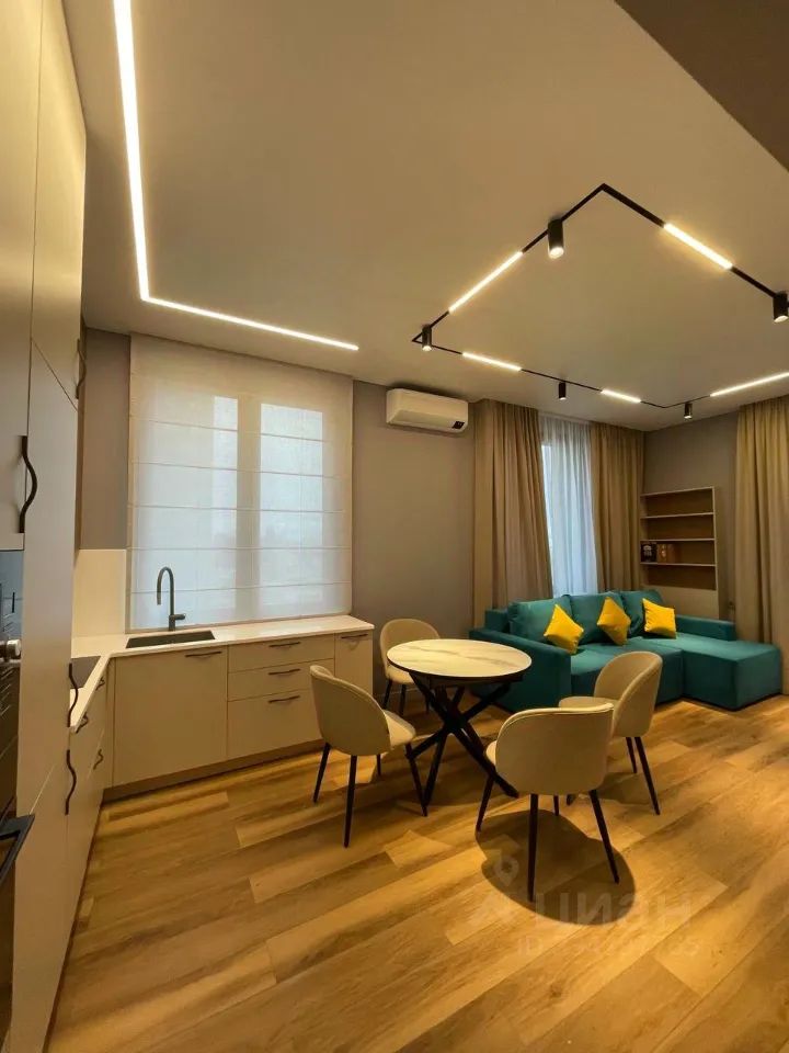 m. ZIL: Apartment, 2-rooms