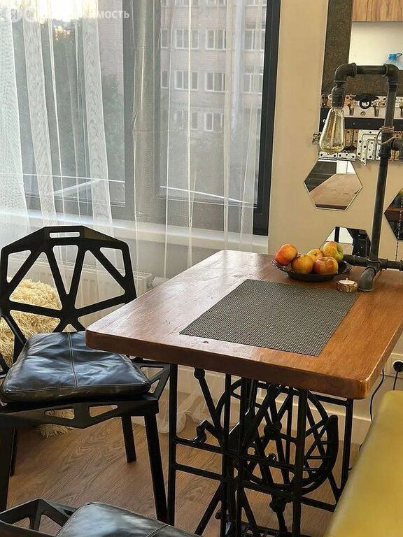 m. Verkhnie Kotly: Apartment, studio