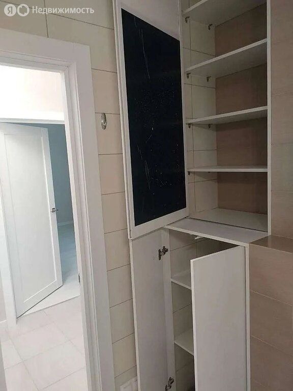 m. ZIL: Apartment, 1-rooms