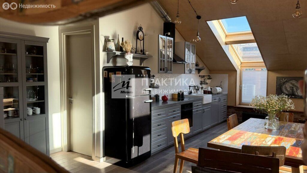 m. Verkhnie Kotly: Apartment, 3-rooms