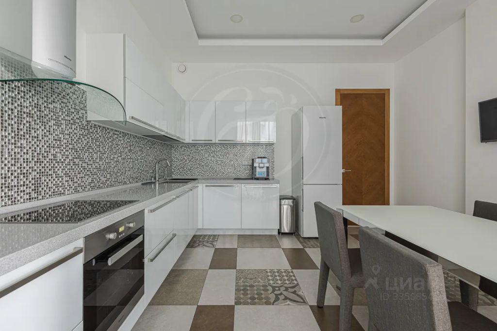 m. Smolenskaya: Apartment, 4-rooms