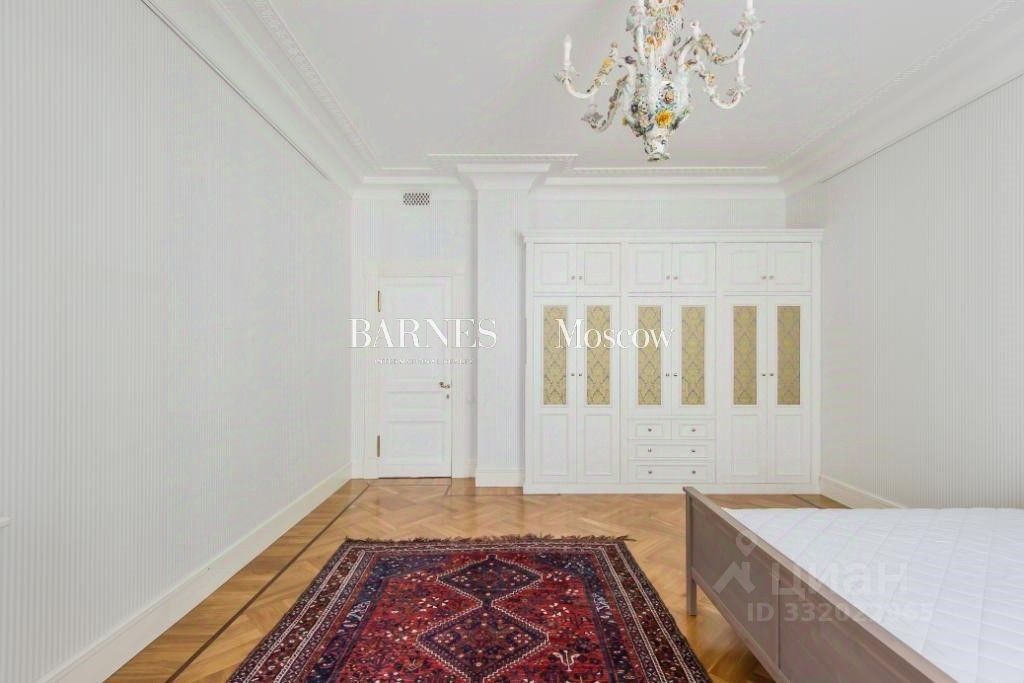 m. Kropotkinskaya: Apartment, 4-rooms