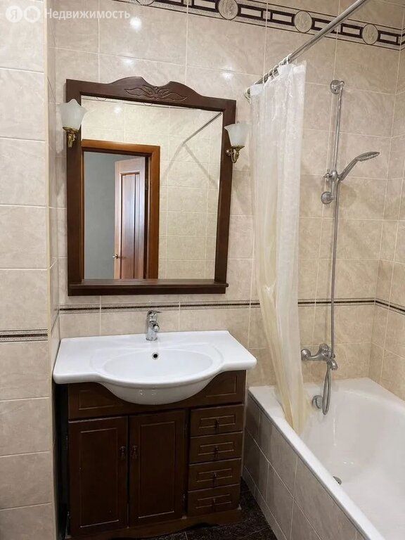 m. Ulitsa Akademika Yangelya: Apartment, studio