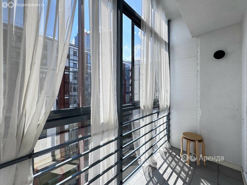 m. ZIL: Apartment, 1-rooms