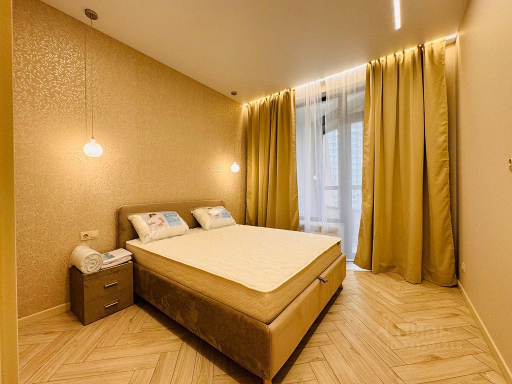 m. ZIL: Apartment, 2-rooms