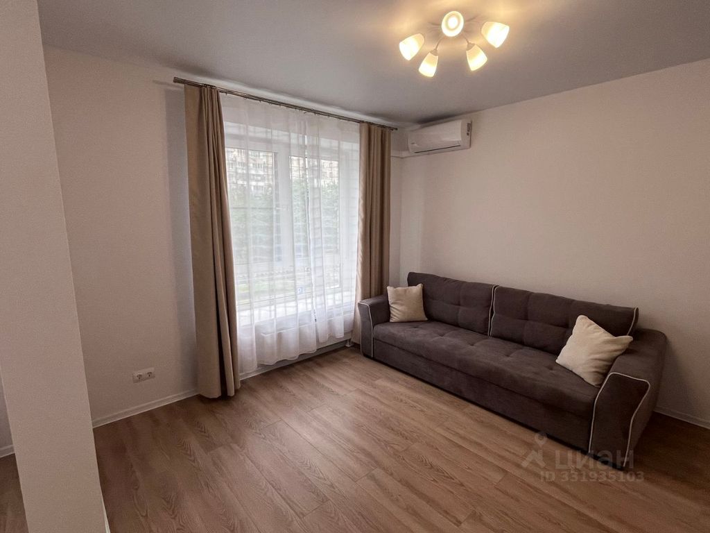 m. Lyublino: Apartment, 1-rooms