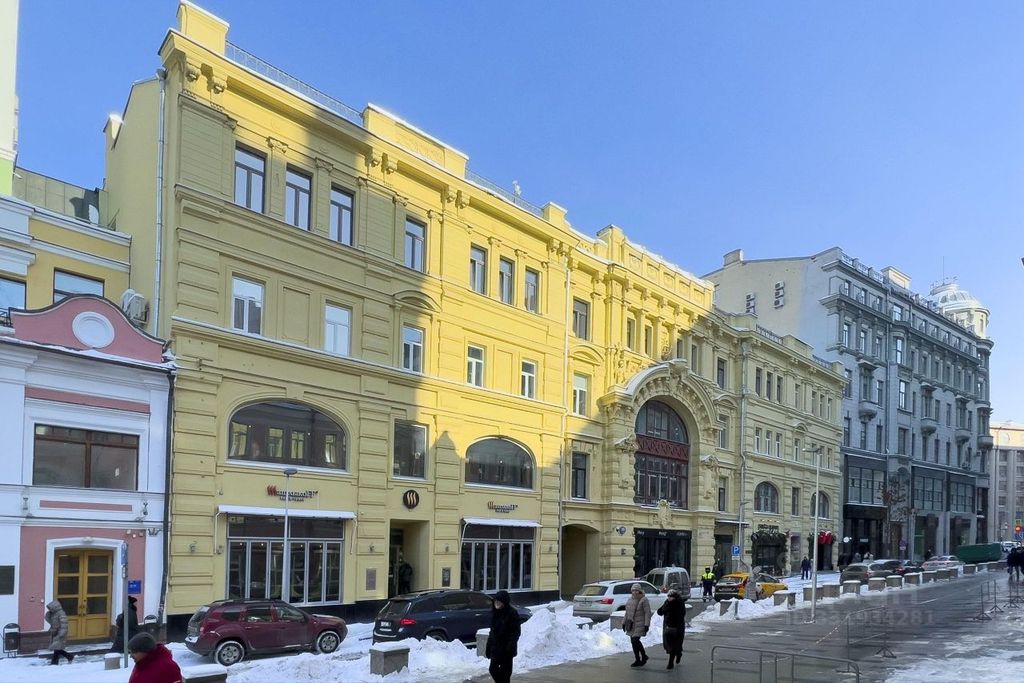 m. Kuznetsky most: Apartment, studio