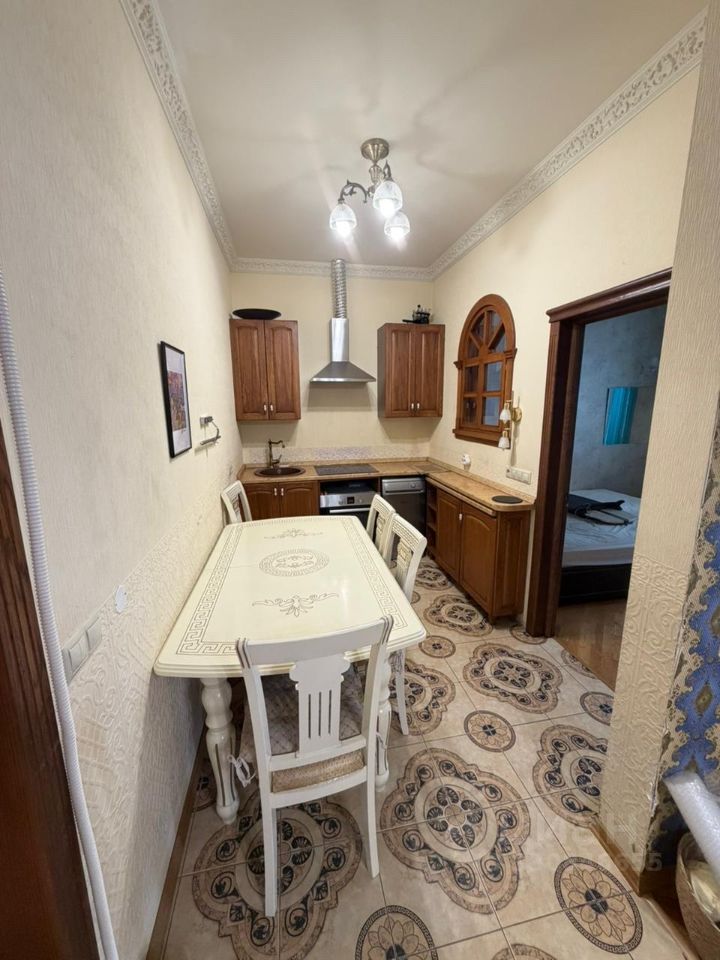 m. Baumanskaya: Apartment, 2-rooms
