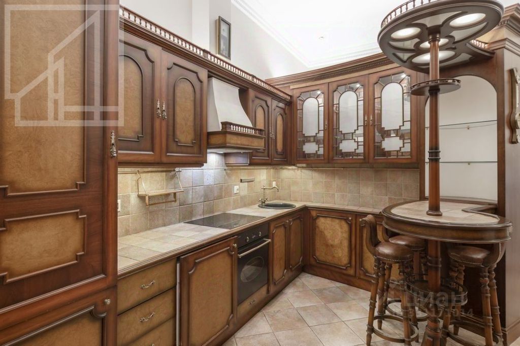 m. Mayakovskaya: Apartment, 3-rooms