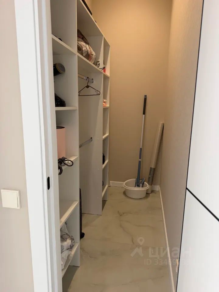 m. ZIL: Apartment, 2-rooms
