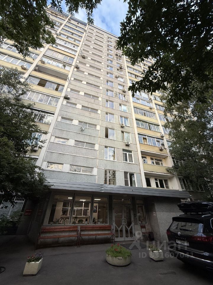 m. Kropotkinskaya: Apartment, 1-rooms