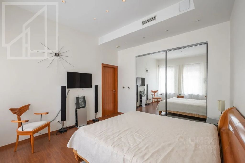 m. Trubnaya: Apartment, 3-rooms