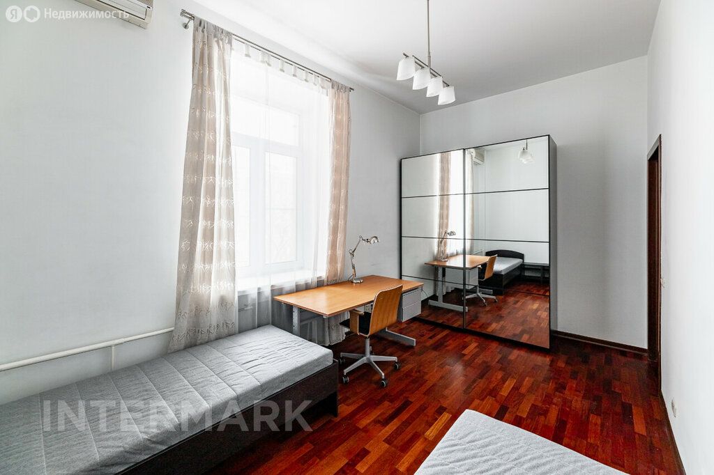 m. Polyanka: Apartment, 3-rooms