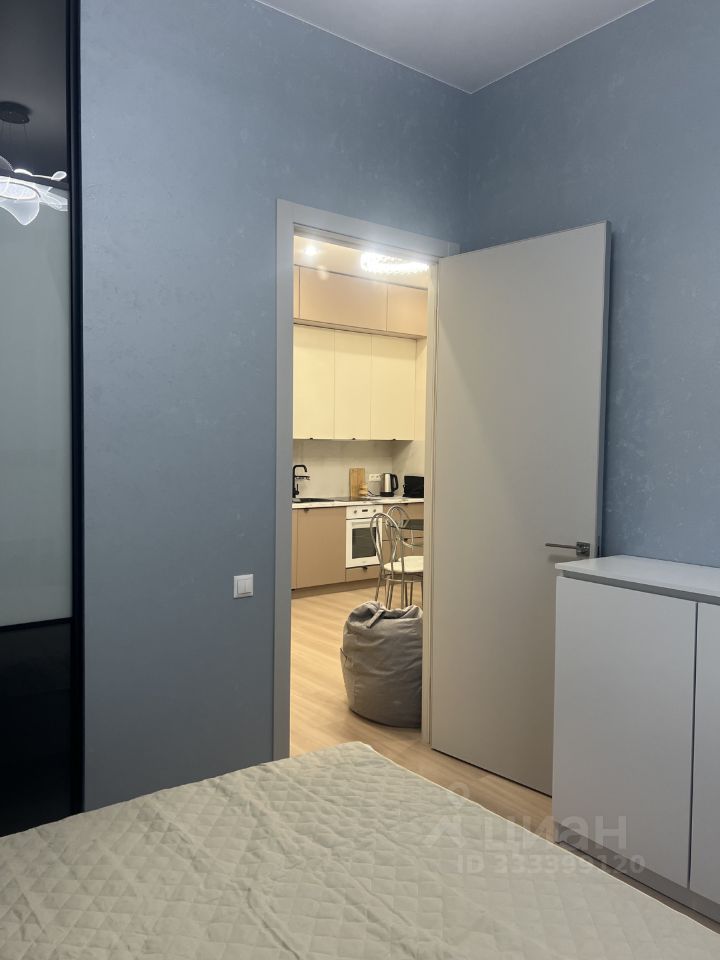 m. ZIL: Apartment, 2-rooms