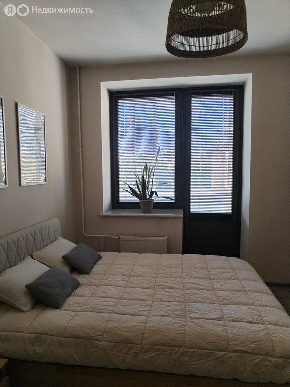 m. Dubrovka: Apartment, 2-rooms
