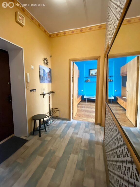 m. Kropotkinskaya: Apartment, 2-rooms