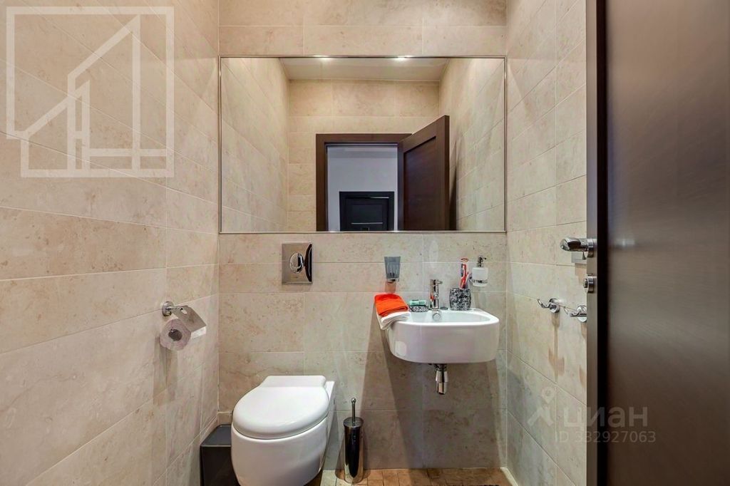 m. Oktyabrskaya: Apartment, 3-rooms