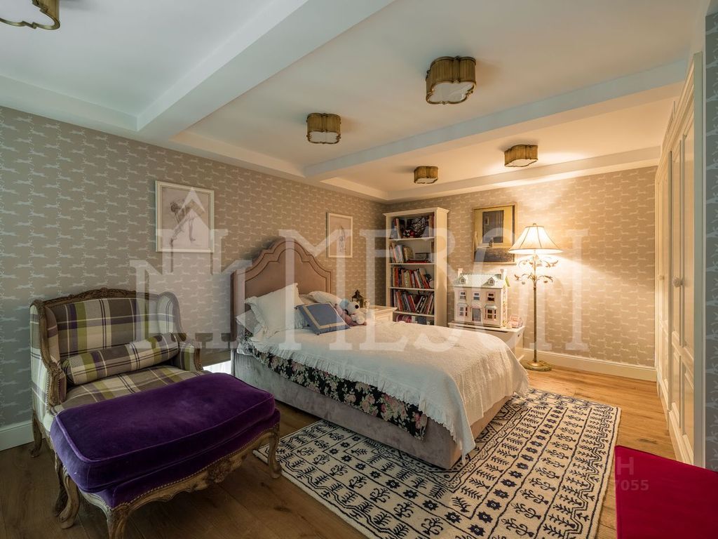 m. Chistye prudy: Apartment, 5-rooms